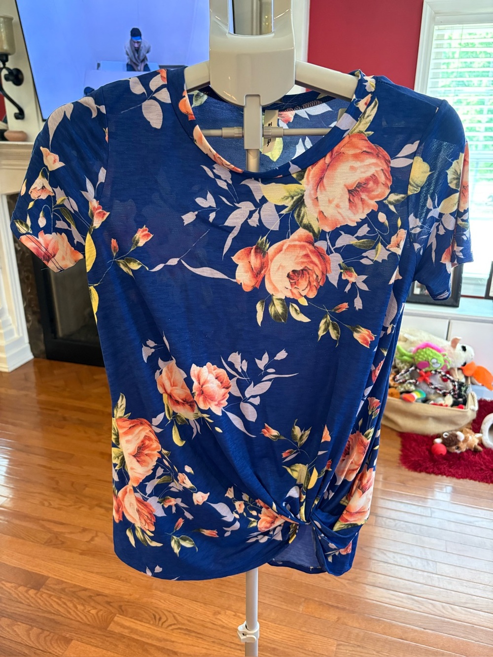 Short Sleeve Twist-Front Floral Tee - Navy with Peach Roses